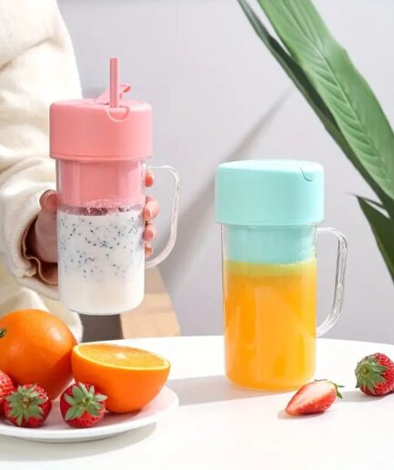 Crusher Juicer - Mug Shaped Portable Blender With Straw | Portable Blender,Juicer Portable Outdoor Juicing Cup | Home Mini Cordless Juicer - Random Color